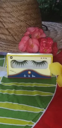 Faux cils